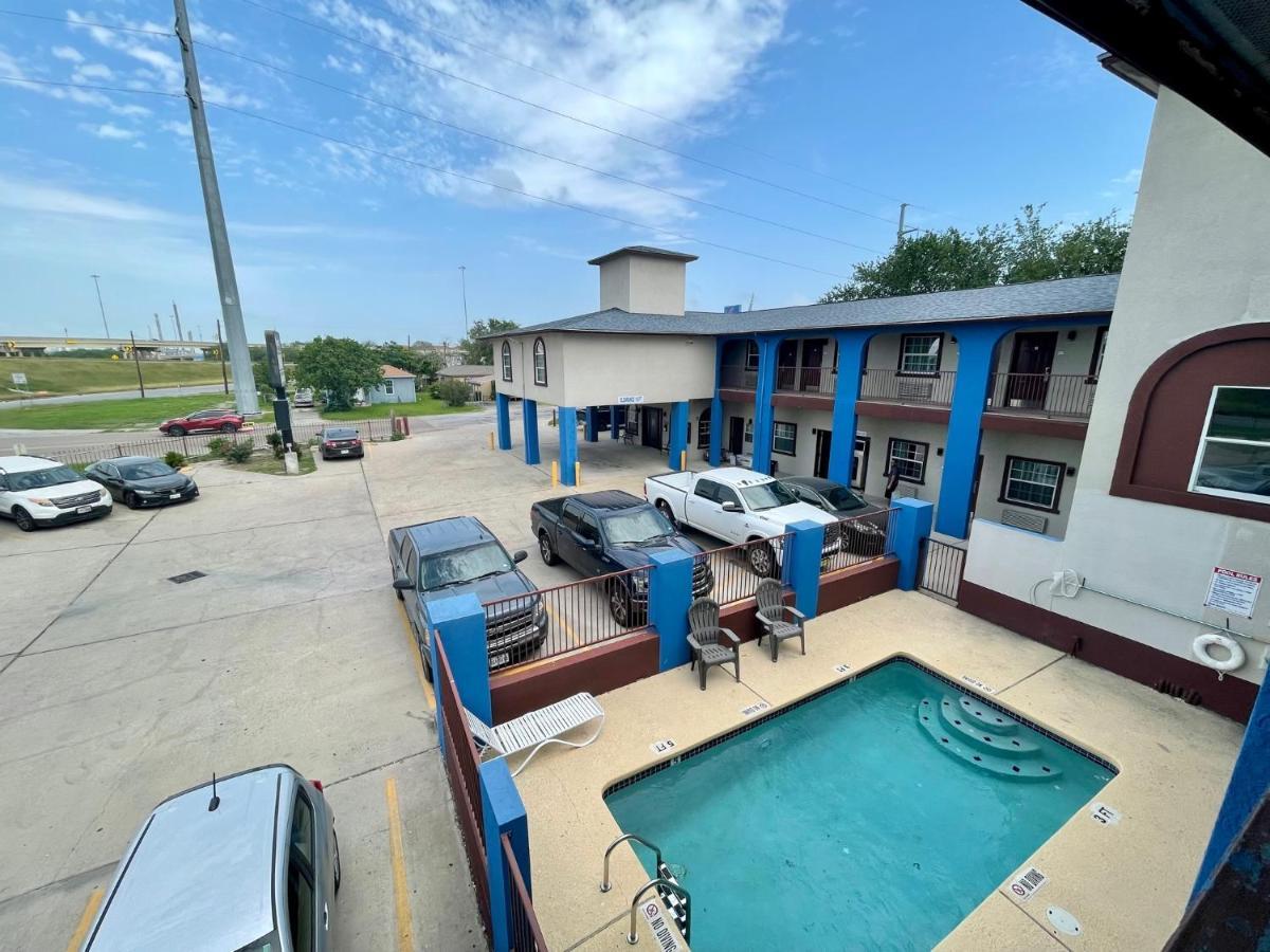 Airport Inn & Suites Corpus Christi Exterior photo